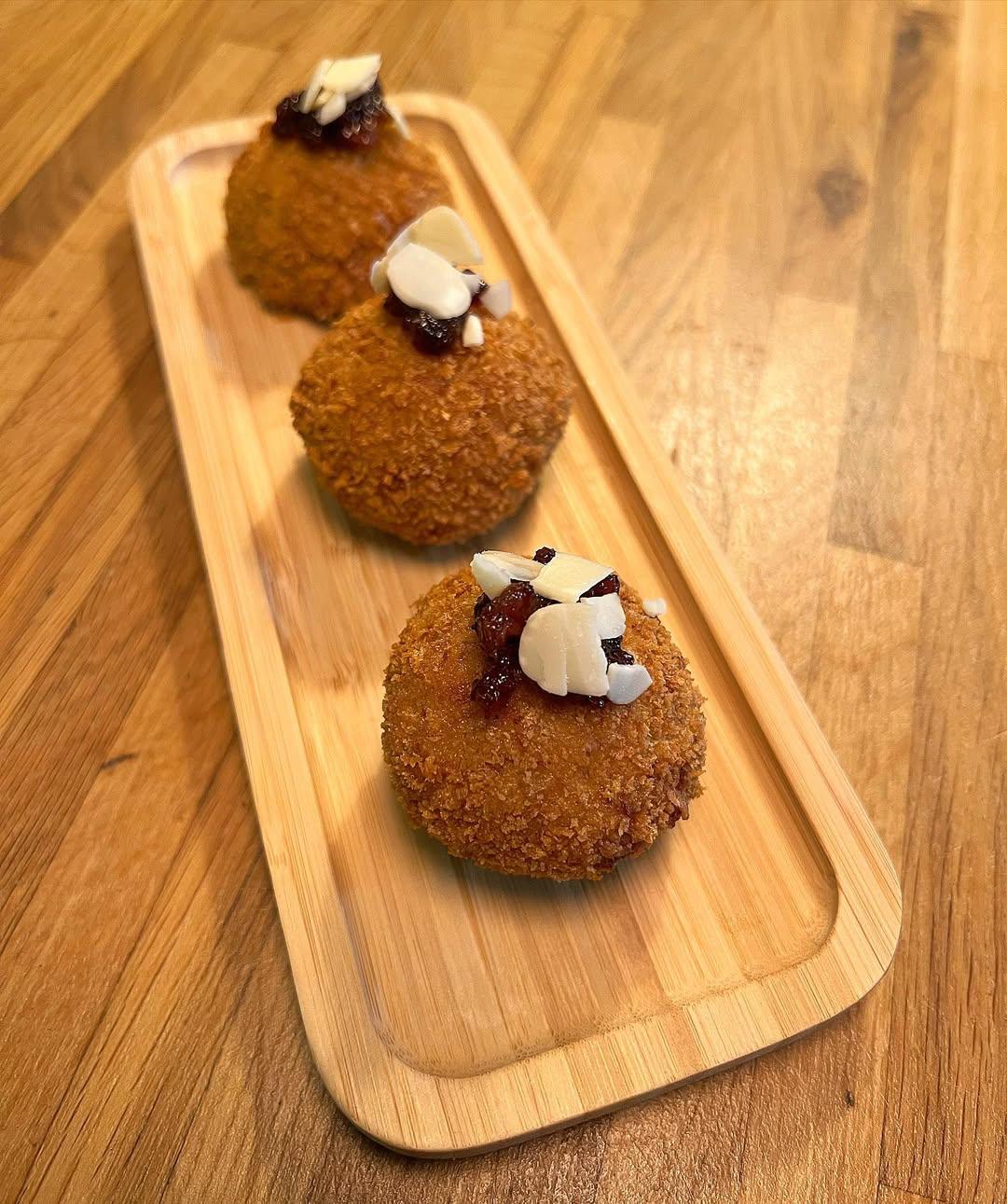 Croquetas caseras restaurante cerca del Hotel Riu Plaza España Madrid